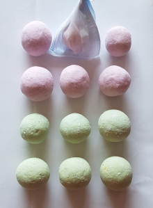 베이킹소다로 변기세정제 만들어보았어요.