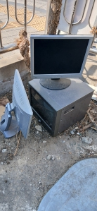 티브 외 모니터